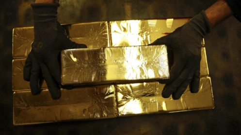 Vàng giảm giá tuần này dù Trung Đông căng thẳng, SPDR Gold mua ròng 10 tấn