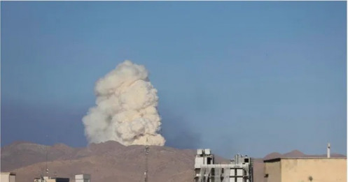 Phía sau cuộc ném bom bất ngờ của Mỹ vào Iran