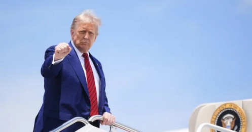 Sau một cuộc gọi, ông Trump hạ lệnh ném bom Iran ngay trên trực thăng