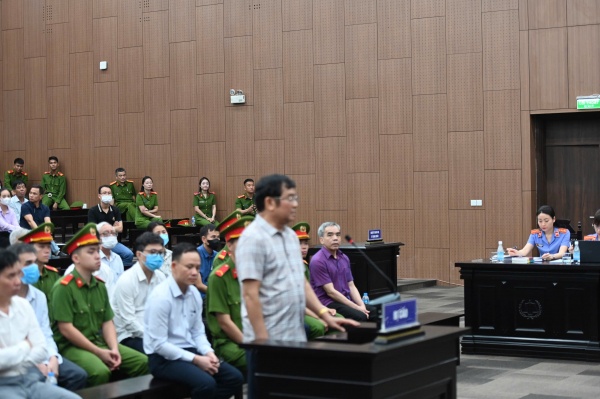 Cựu Bí thư Tỉnh ủy nhận 2 tỷ đồng của Hậu "pháo" khi gia đình gặp... vận hạn lớn