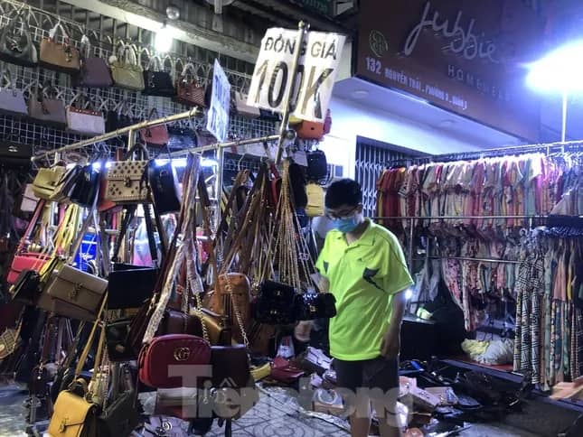 Loạt tiểu thương đóng cửa không nằm ở quy định thuế, 'điểm then chốt' là gì?