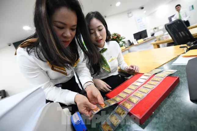 Giá vàng ở mức cao, ngân hàng cảnh báo lừa đảo