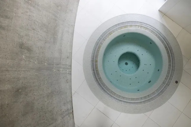 Biệt thự có hình khối như tác phẩm điêu khắc giữa thiên nhiên ảnh 10