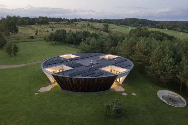 Biệt thự có hình khối như tác phẩm điêu khắc giữa thiên nhiên ảnh 13