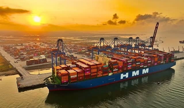 VCBS: Sản lượng qua cảng biển có thể giảm trong nửa cuối 2025