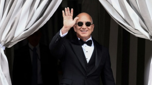 Tỷ phú Jeff Bezos bán dần cổ phiếu Amazon