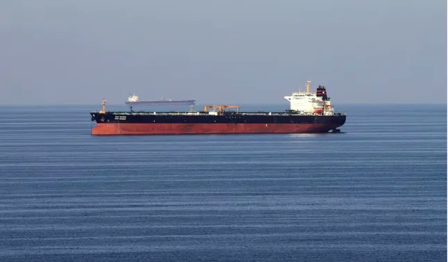 Tình báo Mỹ phát hiện hoạt động bất thường của Iran ở eo biển Hormuz