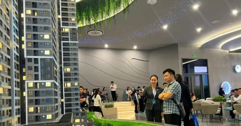 Hết thời 'nóng' lãi suất tiết kiệm, dòng tiền đang đổ vào đâu?