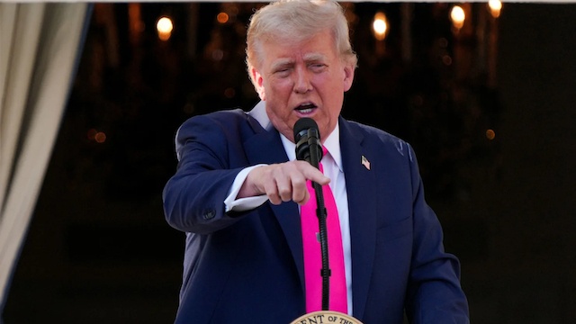 Ông Trump: 12 quốc gia sẽ nhận thư thông báo thuế quan vào ngày 07/07