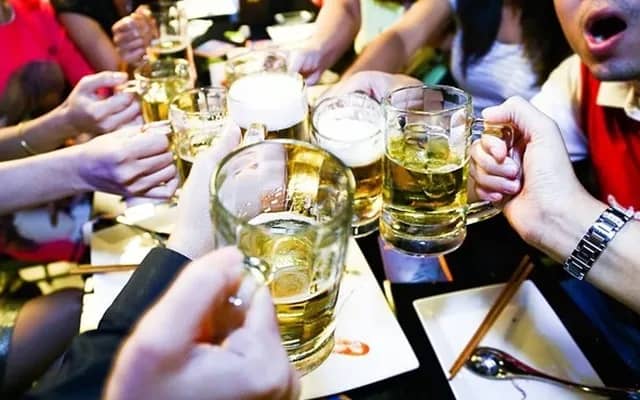 Đề xuất bỏ quy định tạo gánh nặng cho doanh nghiệp rượu, thuốc lá