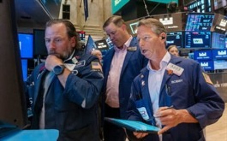 Dow Jones sụt hơn 400 điểm, giảm mạnh nhất kể từ giữa tháng 6/2025