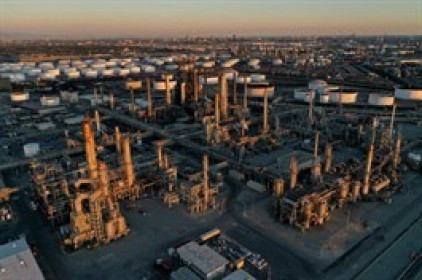 Dầu tăng hơn 1% bất chấp quyết định tăng sản lượng từ OPEC+