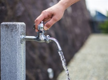 America LLC lại rút hết vốn khỏi một công ty cấp nước