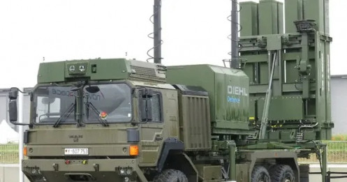 Ukraine kêu gọi Đức viện trợ sau khi Mỹ 'khóa van' kho vũ khí