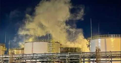 Ukraine tuyên bố tấn công hai nhà máy quan trọng của Nga