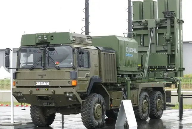 Ukraine kêu gọi Đức viện trợ sau khi Mỹ khóa van kho vũ khí ảnh 1