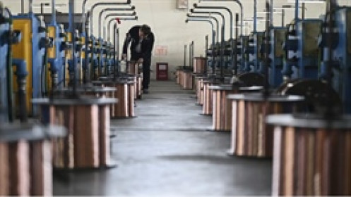 Giá đồng lập đỉnh kỷ lục sau tuyên bố áp thuế quan 50% của Tổng thống Trump