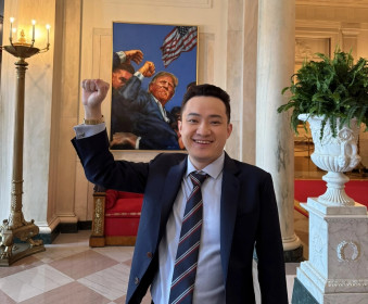 Justin Sun tuyên bố sẽ mua 100 triệu USD memecoin TRUMP