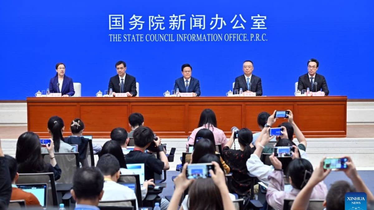 Kinh tế Trung Quốc năm 2025 dự kiến đạt khoảng 140.000 tỷ Nhân dân tệ