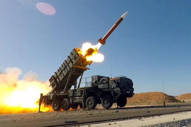 Wall Street Journal: Tổng thống Mỹ Trump cân nhắc gửi hệ thống Patriot cho Ukraine ảnh 1