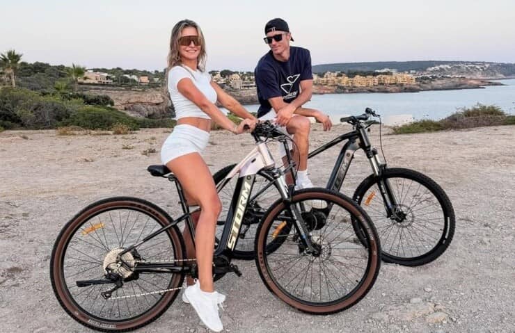 Phong cách nghỉ dưỡng của Messi và dàn sao bóng đá