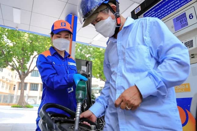 Dư 6.000 tỷ, vì sao quỹ bình ổn giá xăng dầu ‘án binh bất động’? ảnh 1