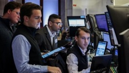 Dow Jones giảm hơn 400 điểm do lo ngại về lạm phát