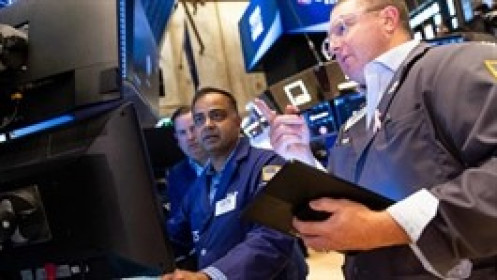 Chứng khoán Mỹ tăng điểm sau khi ông Trump phủ nhận việc sa thải Chủ tịch Fed