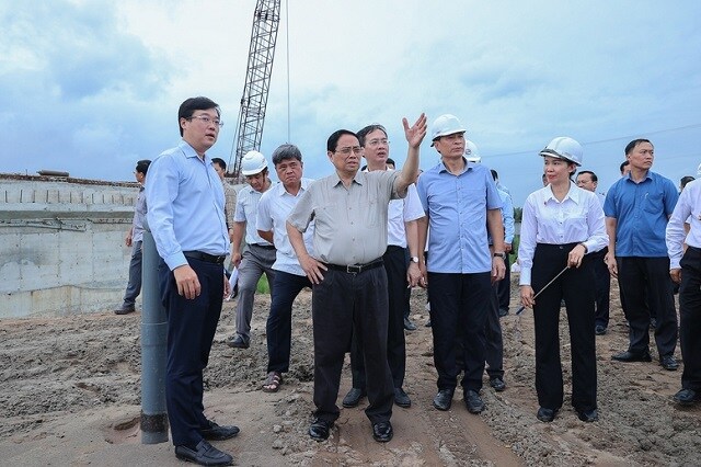 Thủ tướng chỉ đạo thông tuyến 2 dự án cao tốc tại ĐBSCL vào 19/12/2025