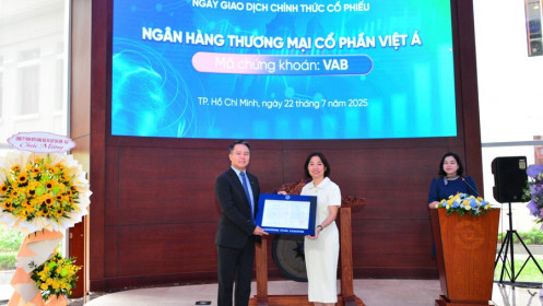 VAB chính thức niêm yết trên HOSE, đánh dấu cột mốc mới trong hành trình phát triển