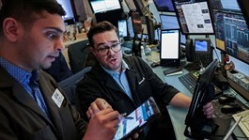 Nasdaq Composite lần đầu vượt ngưỡng 21,000 điểm