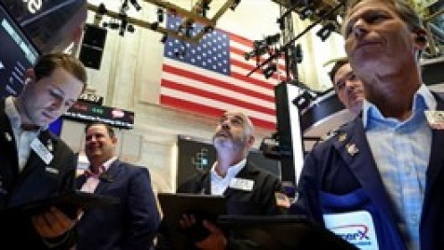 S&P 500 và Nasdaq Composite tiếp tục lập kỷ lục mới