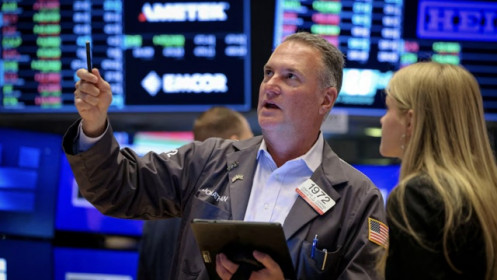 Chứng khoán Mỹ lập thêm kỷ lục mới, giá dầu xuống đáy 3 tuần