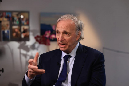 Tỷ phú Ray Dalio khuyên nên phân bổ 15% danh mục đầu vào vàng hoặc Bitcoin