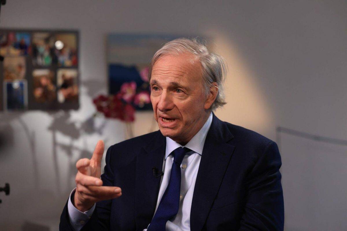 Tỷ phú Ray Dalio khuyên nên phân bổ 15% danh mục đầu vào vàng hoặc Bitcoin