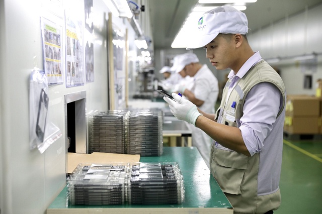 Nhựa Hà Nội tăng vốn công ty con sản xuất linh kiện cho Samsung, Foxconn