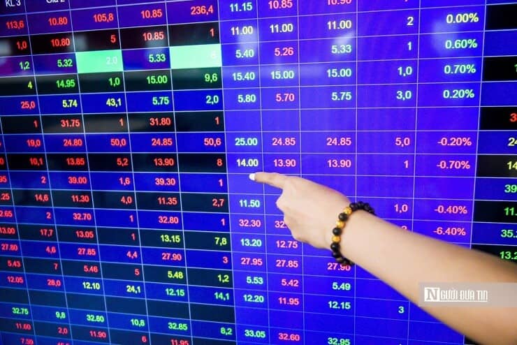 Ngành chứng khoán bội thu chưa từng có, công ty nào đang lên hương?