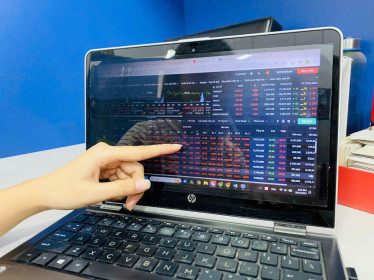 Mỹ áp thuế mới, nhiều sàn chứng khoán châu Á đồng loạt giảm điểm