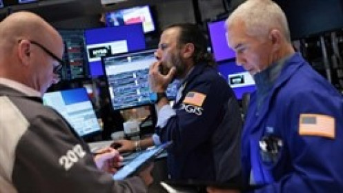 Phố Wall giảm điểm do lo ngại về thuế quan và dữ liệu kinh tế ảm đạm