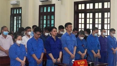 Hải Phòng: 14 cựu cán bộ Hải quan hầu tòa