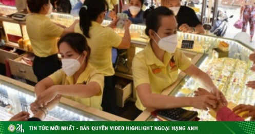 Giá vàng hôm nay 6/8: Tăng mạnh khi cổ phiếu quốc tế bị bán tháo