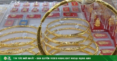 Giá vàng hôm nay, 7-8: Tiếp tục nóng lên nhờ thông tin này