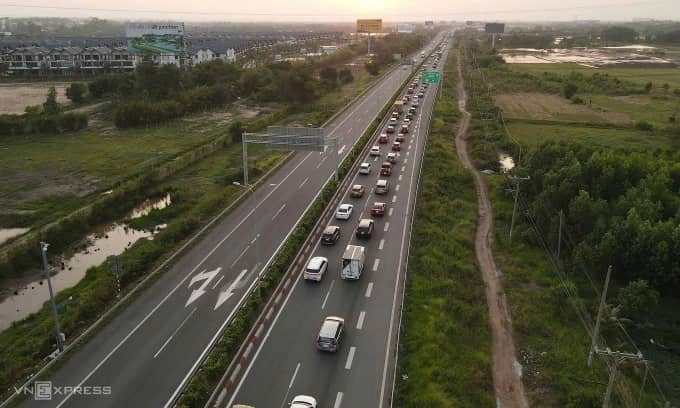 Sân bay Long Thành chờ đường kết nối TP HCM