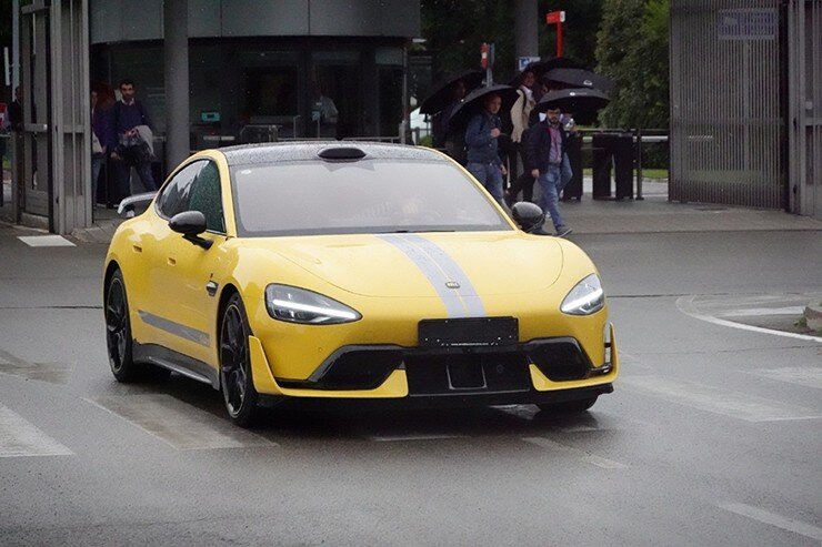 Sau Hyundai, Ferrari cũng mua xe điện Xiaomi về nghiên cứu