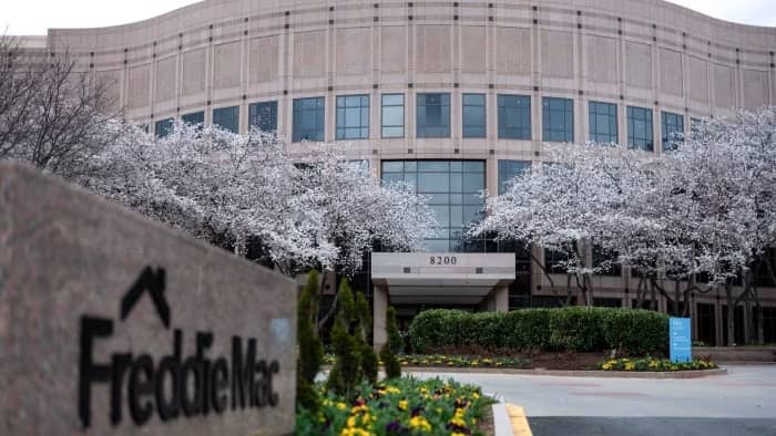 Ông Trump thúc đẩy kế hoạch đưa Fannie Mae và Freddie Mac lên sàn chứng khoán