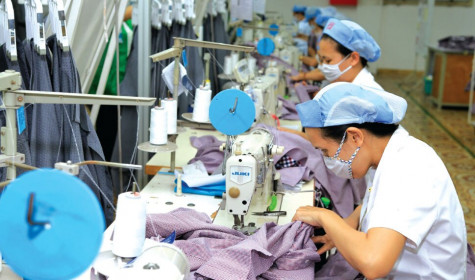 Dự báo mức thuế 20% của Mỹ có thể khiến ngành gỗ, dệt may gặp khó