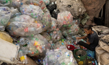 Lý do chính quyền ông Trump tích cực đàm phán hiệp ước nhựa toàn cầu