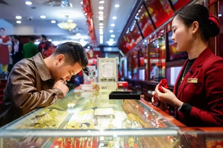 Chuyên gia cảnh báo khi giá vàng giảm 500.000 đồng/lượng
