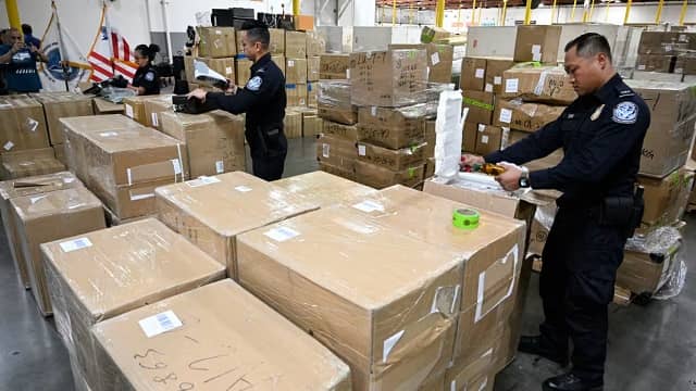 Mỹ siết chặt phòng chống trốn thuế quan và gian lận thương mại