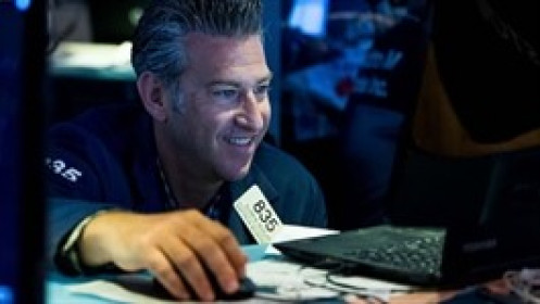 Dow Jones tăng gần 500 điểm, S&P 500 lập kỷ lục mới sau báo cáo lạm phát Mỹ